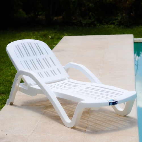 Imagen miniatura Reposera Pl&aacute;stica De Jard&iacute;n Voss 2000 Miami 5 Posiciones Blanca