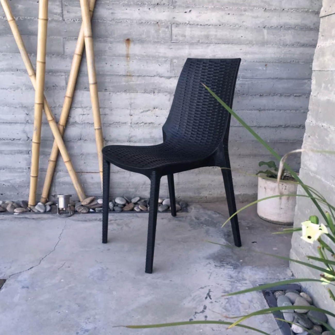 Imagen Silla Plástica Quality Harmony Simil Ratán Negra